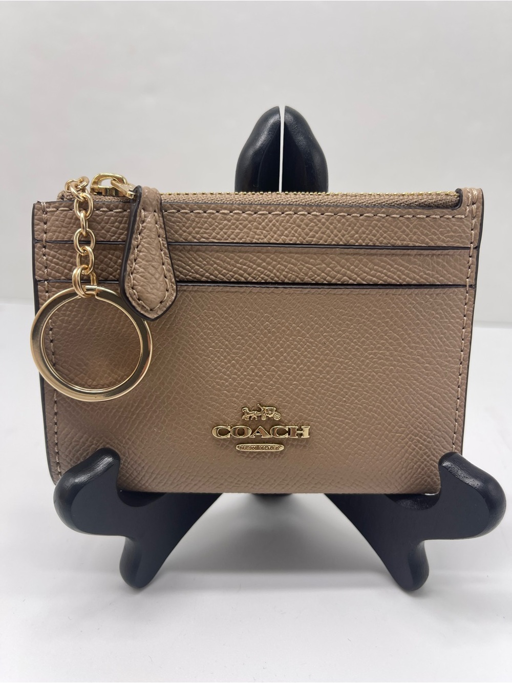 Coach Mini Skinny Crossgrain Leather Id Card Zip Closure Case
M/Taupe
NWT